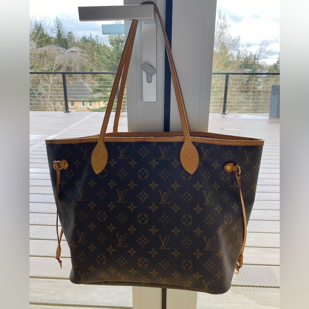 Louis Vuitton Neverfull MM Monogram Tote with Dustbag - Picture 2 of 5
